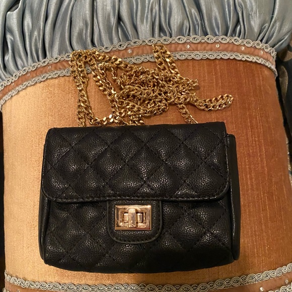 3/$20 Forever 21 black purse with long gold chain - Picture 2 of 10